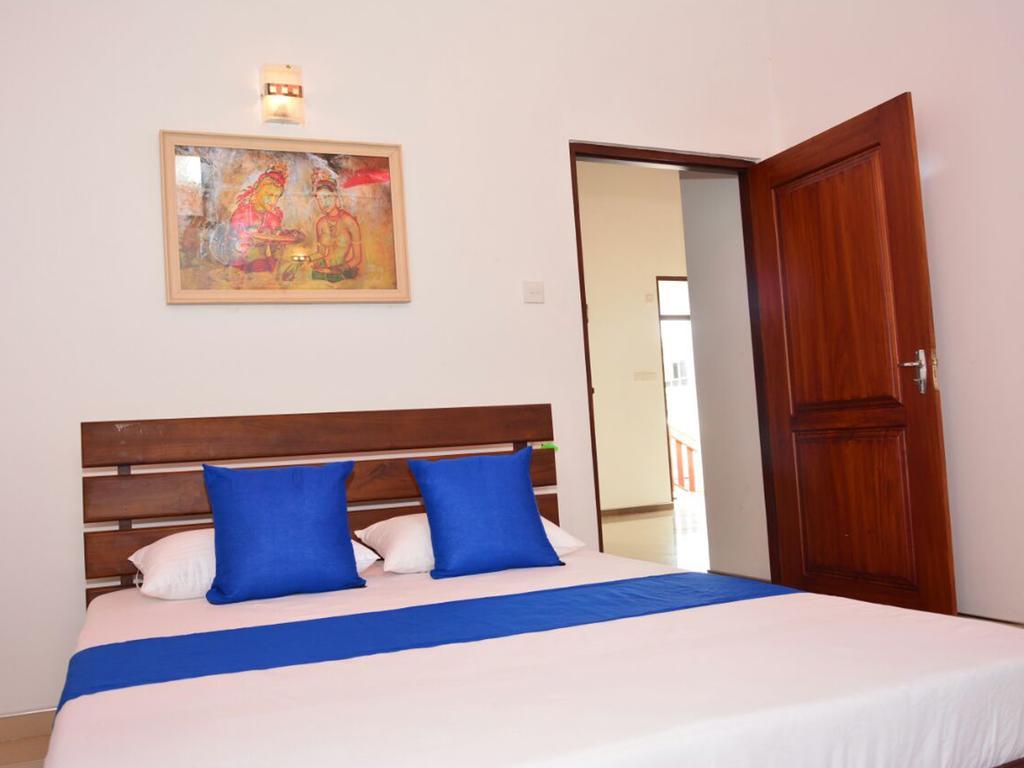 Hotel Tropical Garden à Negombo Extérieur photo